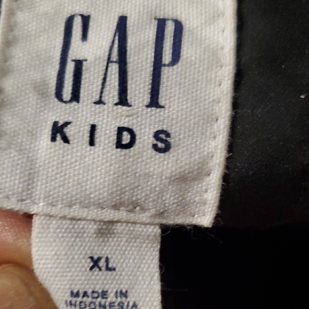 GAP Kids Black Hooded Puffer Jacket - Picture 10 of 15